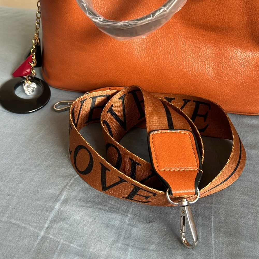 NWOT MERCEDES-BENZ CROSSBODY HANDBAG in COGNAC - Picture 6 of 8
